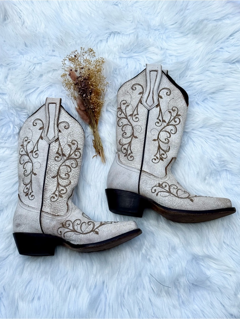 J.B. Dillon Reserve White Leather Embroidered Womens 7 B Western Boots